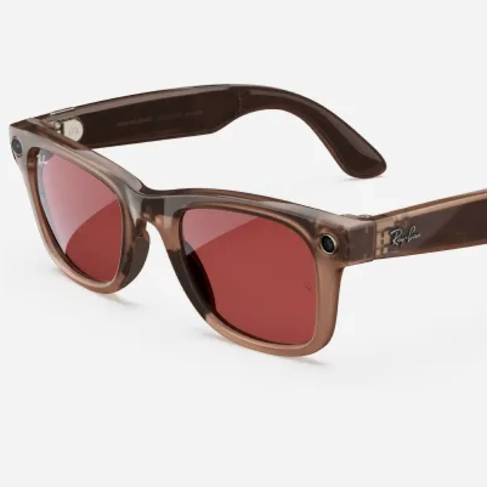 Ray-Ban Meta Wayfarer in transparent brown
