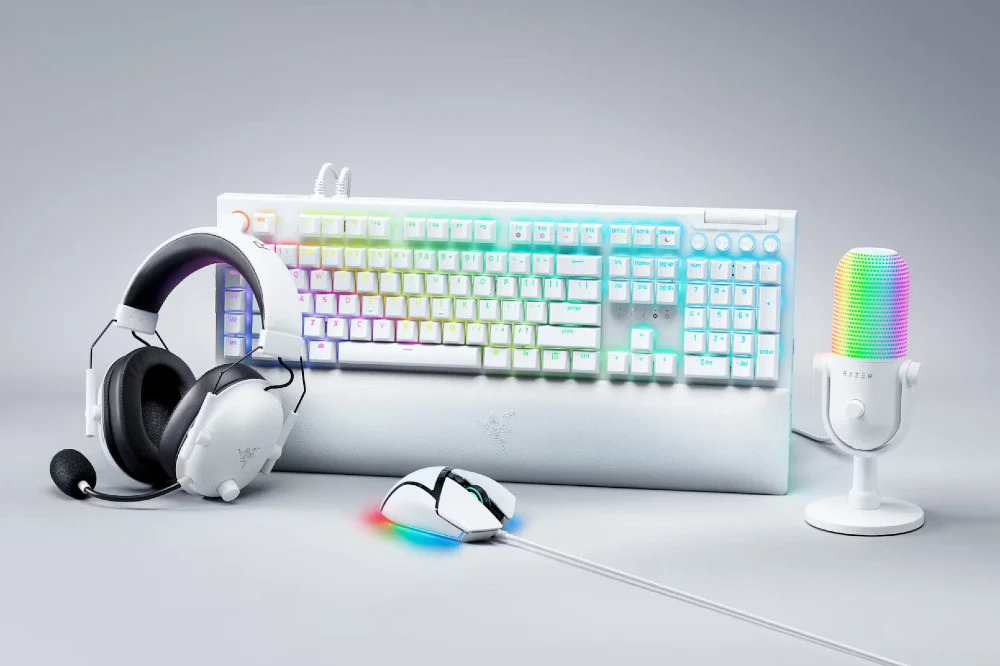 Razer Huntsman V3 Pro TKL wired in White