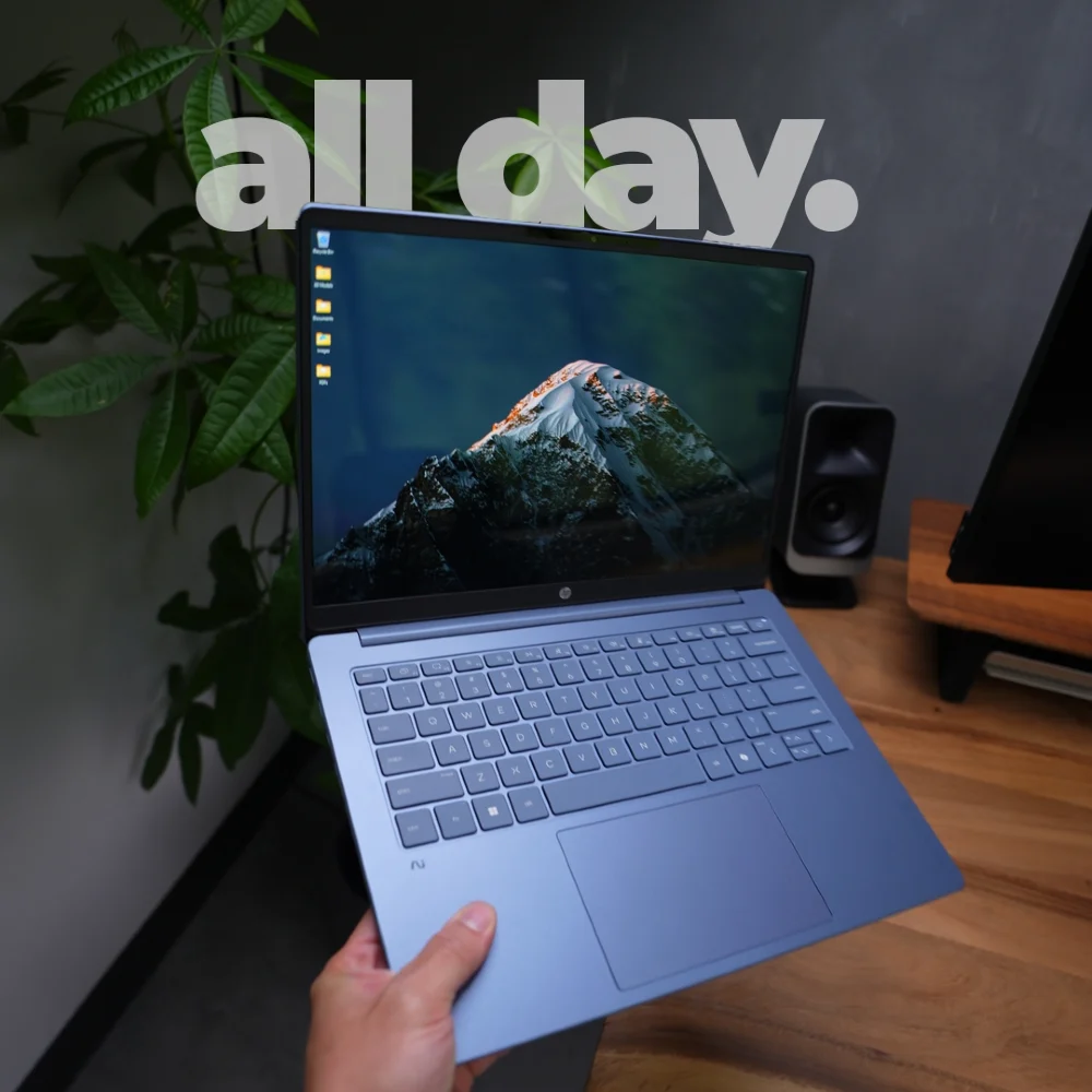 HP OmniBook 3 laptop in Spencer Ryan’s tech content
